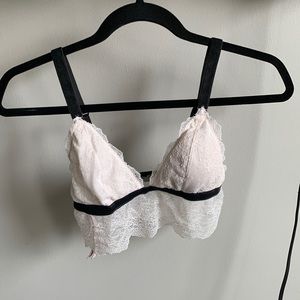Victoria’s Secret Black and White Bralette in size S